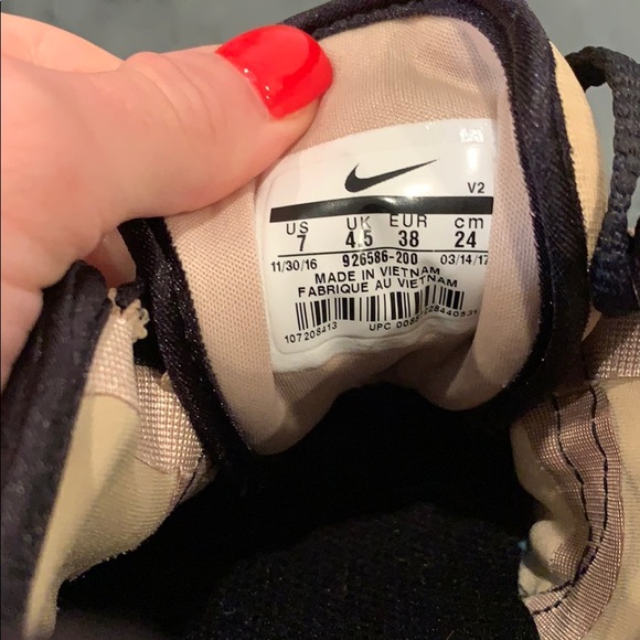 NWOT Nike Tennis Shoes - Picture 4 of 5